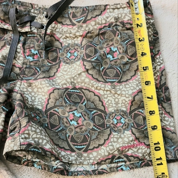 Patagonia Women's Wavefarer Board Shorts Size 8 - Picture 6 of 7